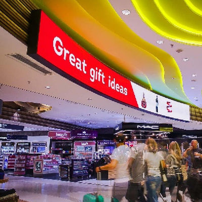 इंडोर P1.8 कर्व्ड LED डिस्प्ले 240×120mm 3840Hz हाई रिफ्रेश रेट के साथ