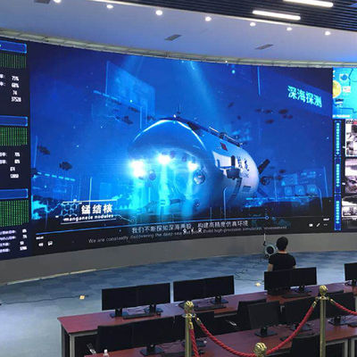लार्ज फिक्स्ड P1.8 इंडोर LED कैबिनेट 640×640mm मल्टी डायरेक्शनल एडजस्टेबल